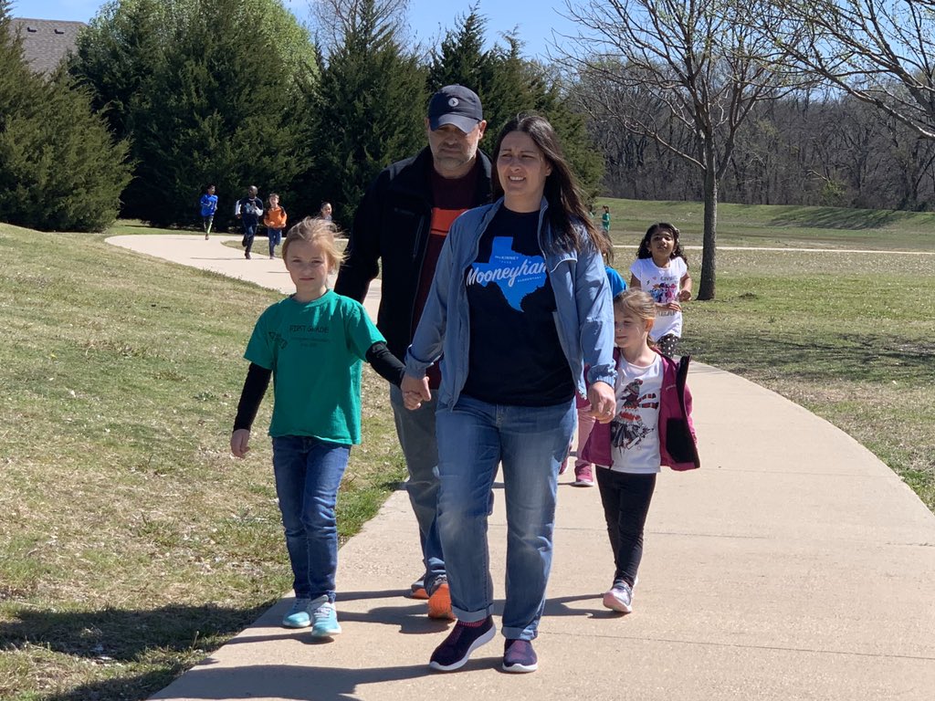 SpecMooneyham's tweet photo. 1st grade Come Walk with Me @MooneyhamElem https://t.co/0tP7mbYQjY