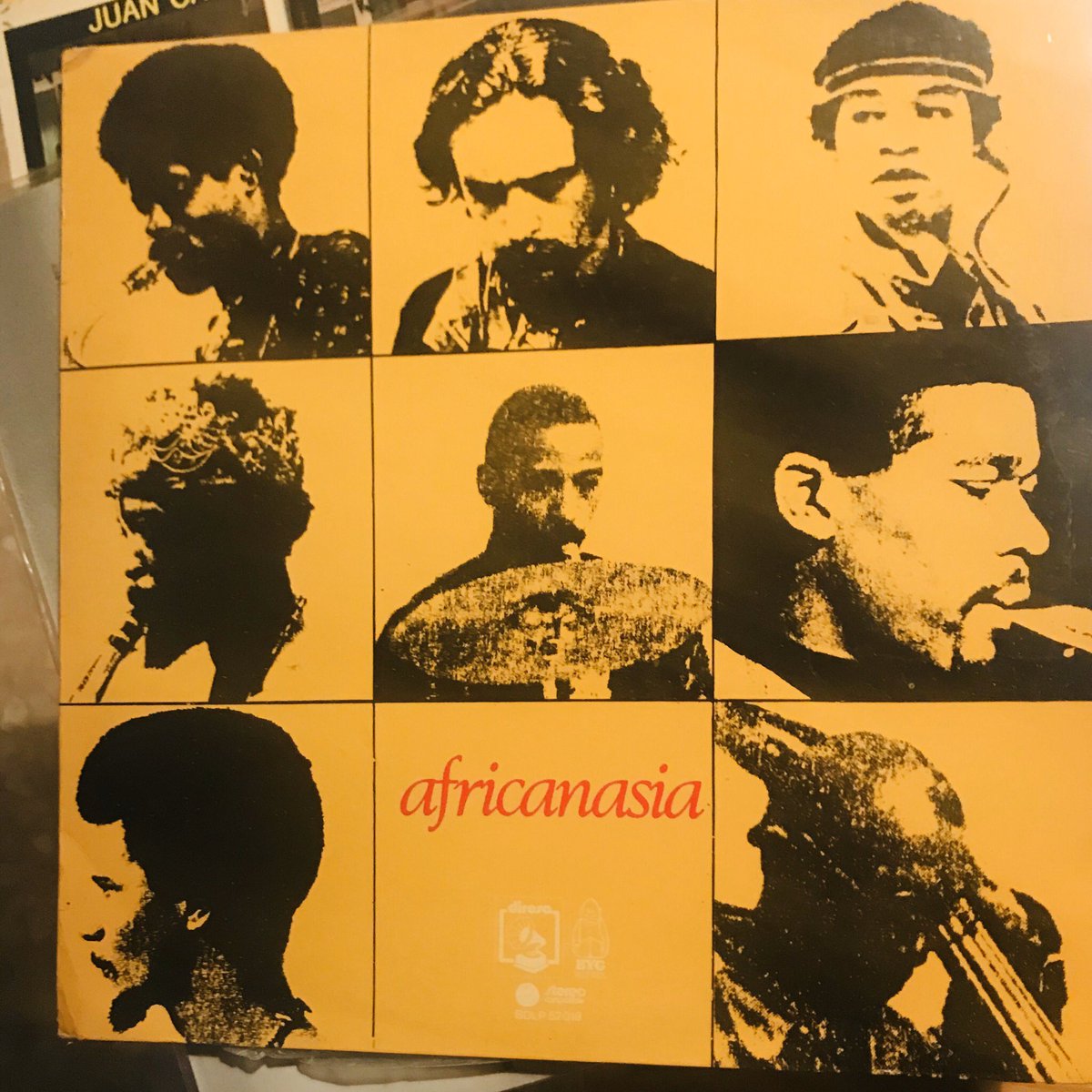 MiquiPuig's tweet photo. Yellow africa. #ordenandolacoleccion #iminlovewithmyrecordcollection #jazzsection https://t.co/EWGcC1ucej