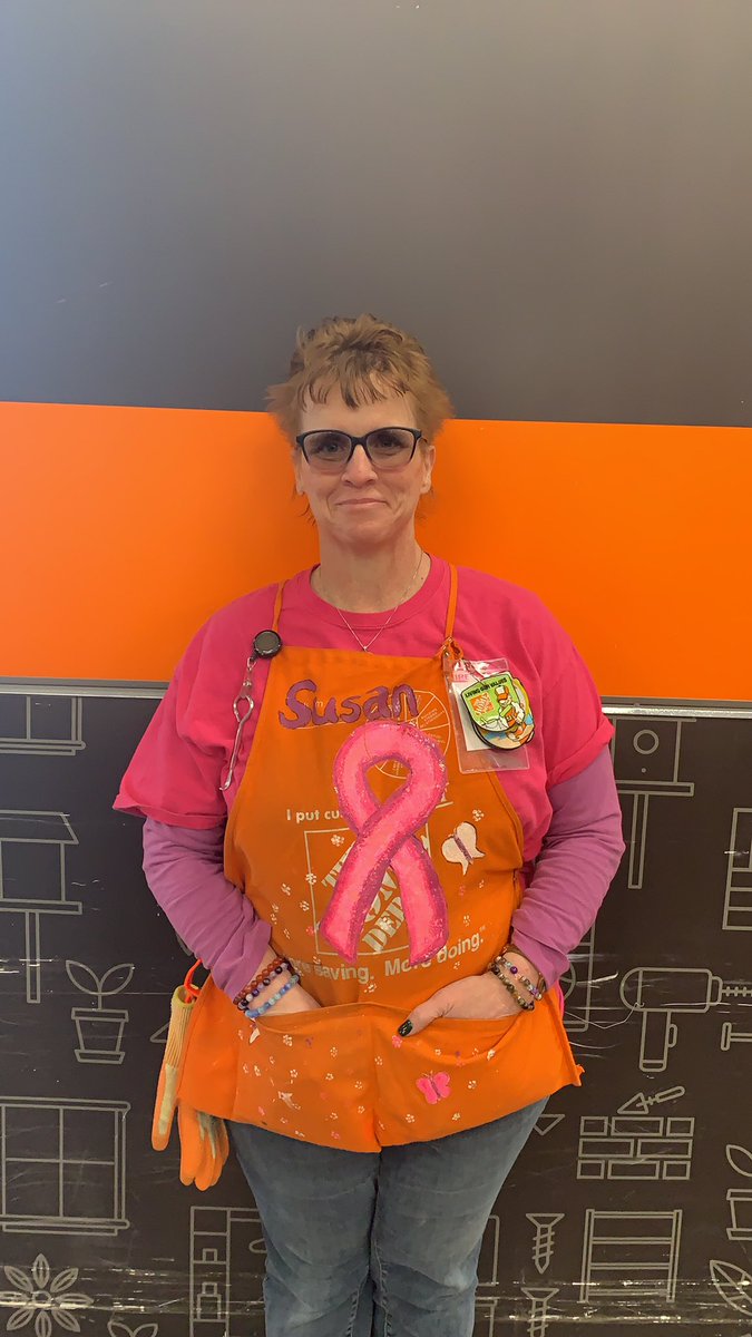 thd1907's tweet image. Happy international women’s day everyone! Here at the Home Depot we recognize and appreciate all of our strong female leaders👊🏻. Sue is not only a wonderful team member, but she’s also a breast cancer survivor 💕#theoriginalnilesHD #Homedepot1907 #WomensDay #CancerSurvivor