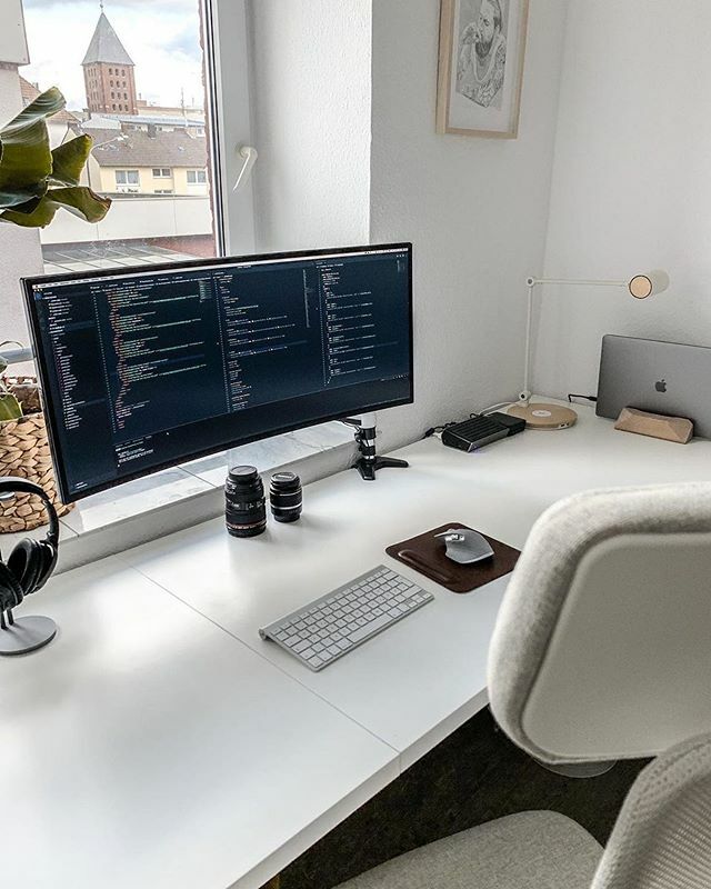 clique_cc's tweet image. 📸 @bjoern.wieland.dev:⠀
...⠀
"Back on my folio 🤘🏼 #code #codelove #wecode #webdeveloper #portfolio #neverendingstory #frontenddev #webdev #webdeveloper #uiux #uidesigner #uxresearch #dailysetup #homesetup #placetowork #developercommunity #buildupdevs… ift.tt/2PXzb0h