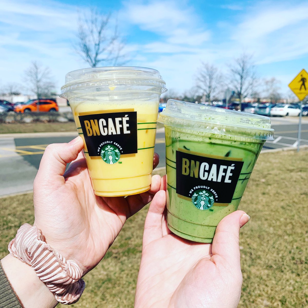 BNGreenwood_IN's tweet image. 🌻 Spring is nearly here, right? We can hope at least with these new bright and tasty drinks! Stop by and try the Golden Ginger drink and the Pineapple Matcha drink! 🍍
#bnmidwest #bninlightened #bncafe #newdrinks #goldengingerdrink #pineapplematchadrink #springisnear