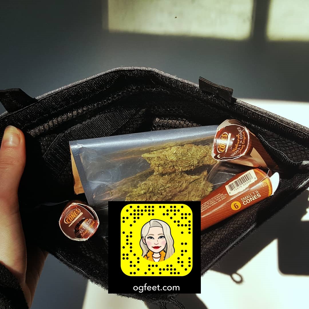 ogfeetfans's tweet photo. My traveling Essentials๐ the skunk bag is smell proof and I got cones for the phatties
#footfetishcommunity #podolatriabrasil #lovefeet #footmodels #footmodles #dedinhos #perfecttoes #feet #prettyfeetgang #ogfeet #prettyfeet #toes #prettytoes #belo https://t.co/ls9DCtMZxR