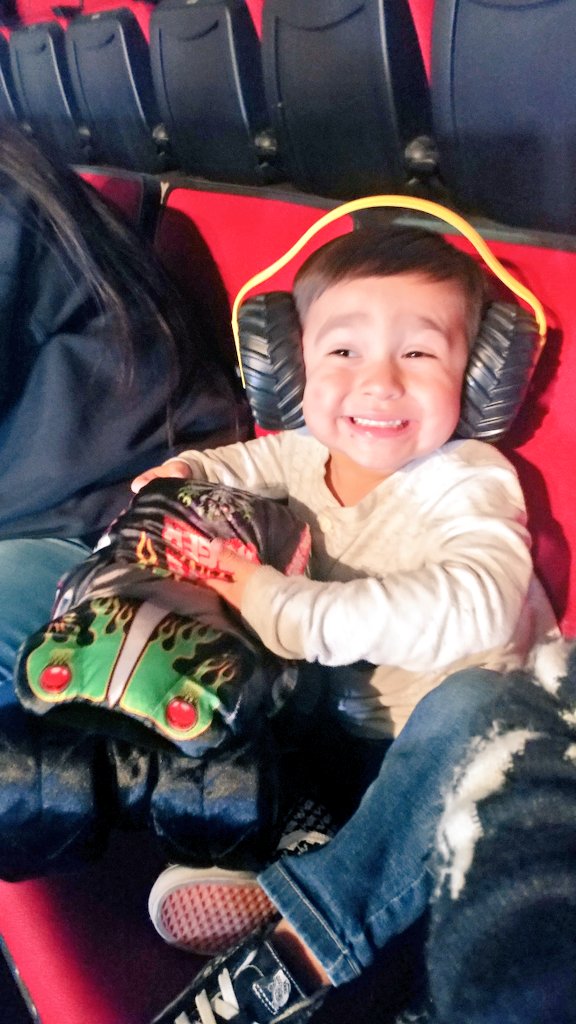 nessyskellyton's tweet photo. ANYTHING for this beautiful boy of mine. ❤ #MonsterJam2020 #GraveDigger #TripleThreat https://t.co/DKOQ9PfwKi