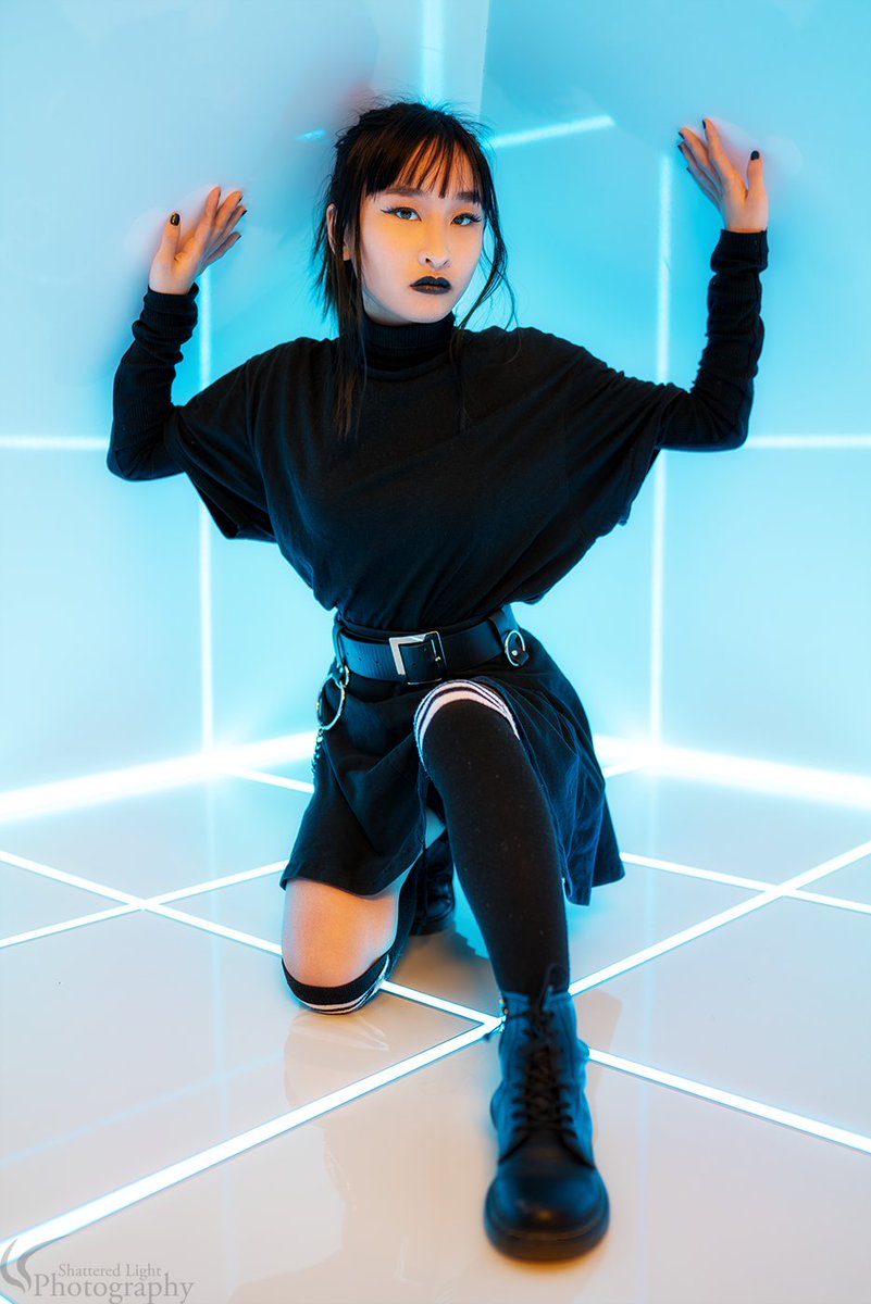 ShatteredPhoto's tweet photo. And I know many people aren't interested in my photos besides Cosplay-Photography, but I don't care, I love these Pics from today at @wowgalleryBER <3

Model: weednamesin (IG) <3 https://t.co/5CkUf0kATS