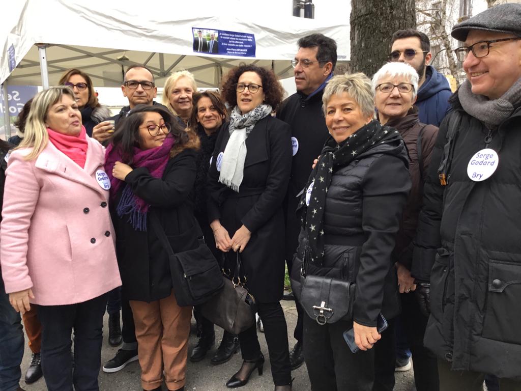 BryEnMarche's tweet photo. Quelle belle matinée!
✔️ 0 tract 0 papier
✔️ Notre questionnaire à retrouver sur https://t.co/XmrmrxVWKz sur la place des femmes à  #brysurmarne à plein régime 
✔️ La venue d'@EmmWargon secrétaire d'État à la transition écologique en soutien à  @godardserge 
🔴 on ne lâche rien🔴 https://t.co/vpqJ77udLF