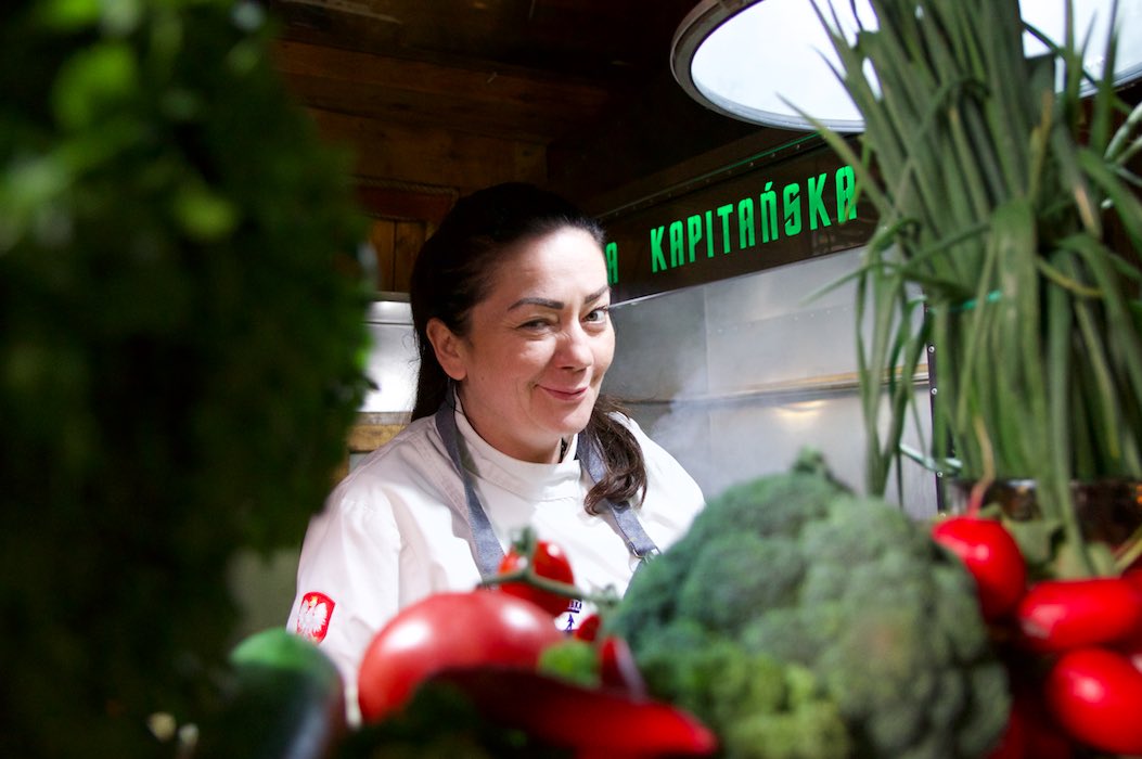 FlavorOfPoland's tweet photo. Happy #InternationalWomensDay!✨🌹 Shout out to one of the best #femalechefs in #Poland! #Chef Anna Strażyńska is the owner and #culinarymaster behind @tawerna_kapitanska in Oława. Her talent, passion for #food & big heart is #inspirational! Watch her #inaction in episode #108! https://t.co/sZ4bbx247n