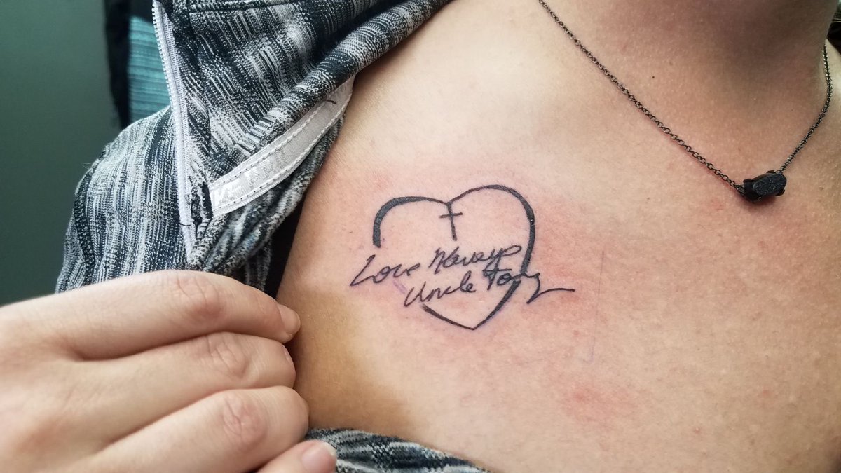 emilyy__grace's tweet photo. I finally did it. #ripuncletony https://t.co/Yu2v4SAiXU