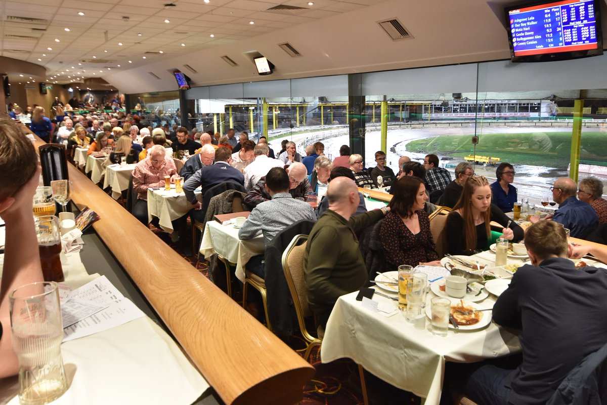 OwlertonStadium's tweet image. BARGAIN....!! Dine with us this Tuesday for just £13pp and enjoy a delicious 3 course à la carte meal! 🍴🙌 😍
Book our Panorama Restaurant for an amazing atmosphere, awesome views and GREAT VALUE 👉 zcu.io/tNlO 

#Tuesday #Sheffieldissuper #mealout #SocialSheffield