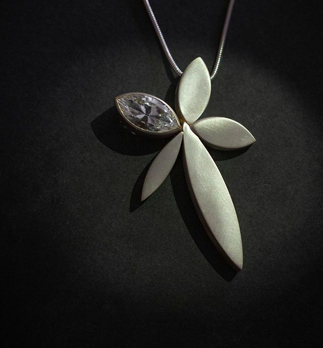 Stunning Pendant Necklace by CT Silversmith George Pruitt! Available in store and online! #swarovski#handforged#shoplocal#sterlingsilver ift.tt/2PXeIIK