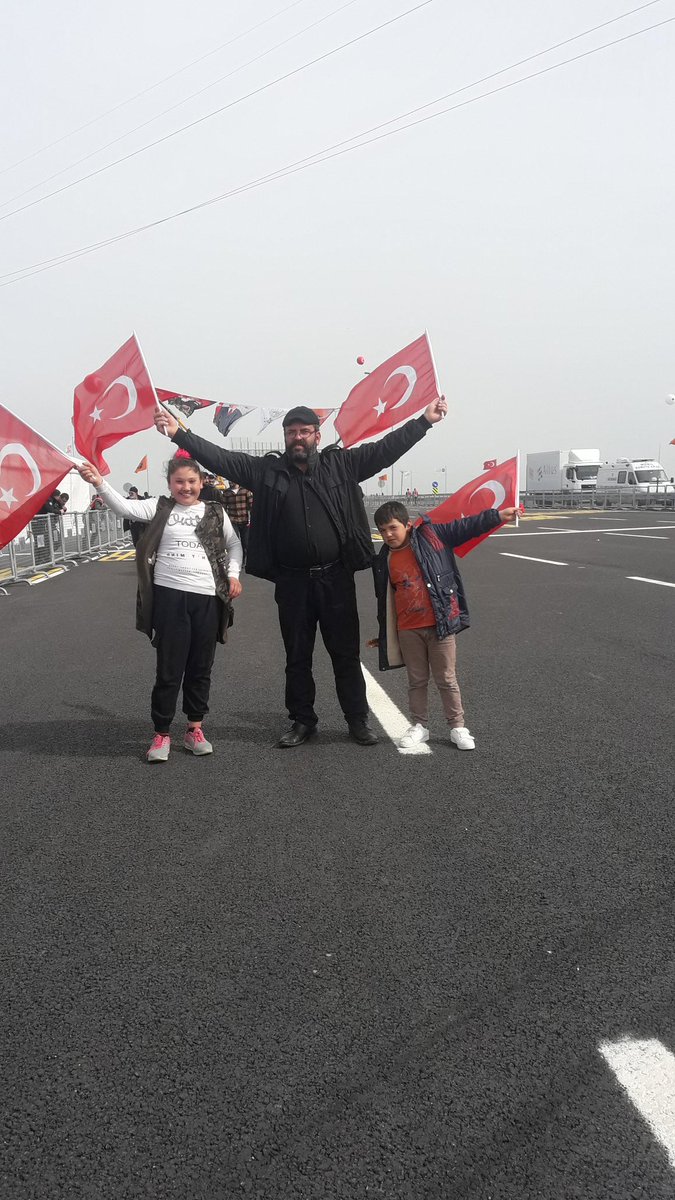 Kuzey marmara otoyolu acılıçı sayın 
Cumhurbaşkanımız recep tayyip erdoğan başbakanlığında açıldı