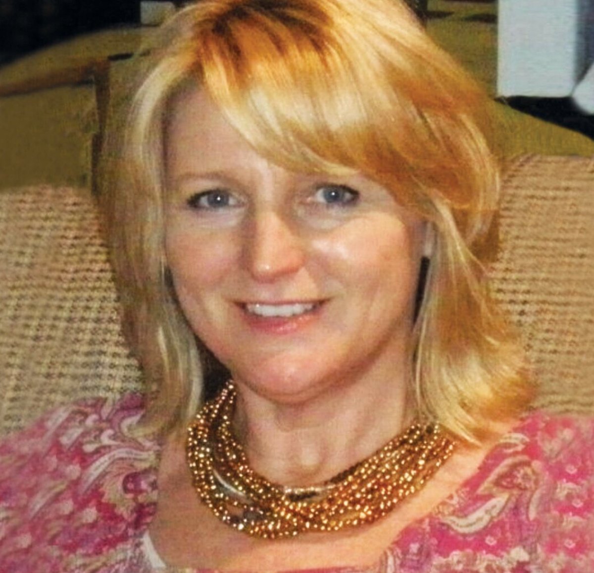 TheHeartofNC's tweet photo. Carol Hamilton is the owner of the Wet Whistle Co. in #ArchdaleNC. She works hard to promote local in her shop, with craft beer and wine from around the state, and “Tuesdays for Teachers” – a day for teachers to enjoy a discount or a free cup of Joe!
#InternationalWomensDay https://t.co/QUtUVMUzVw