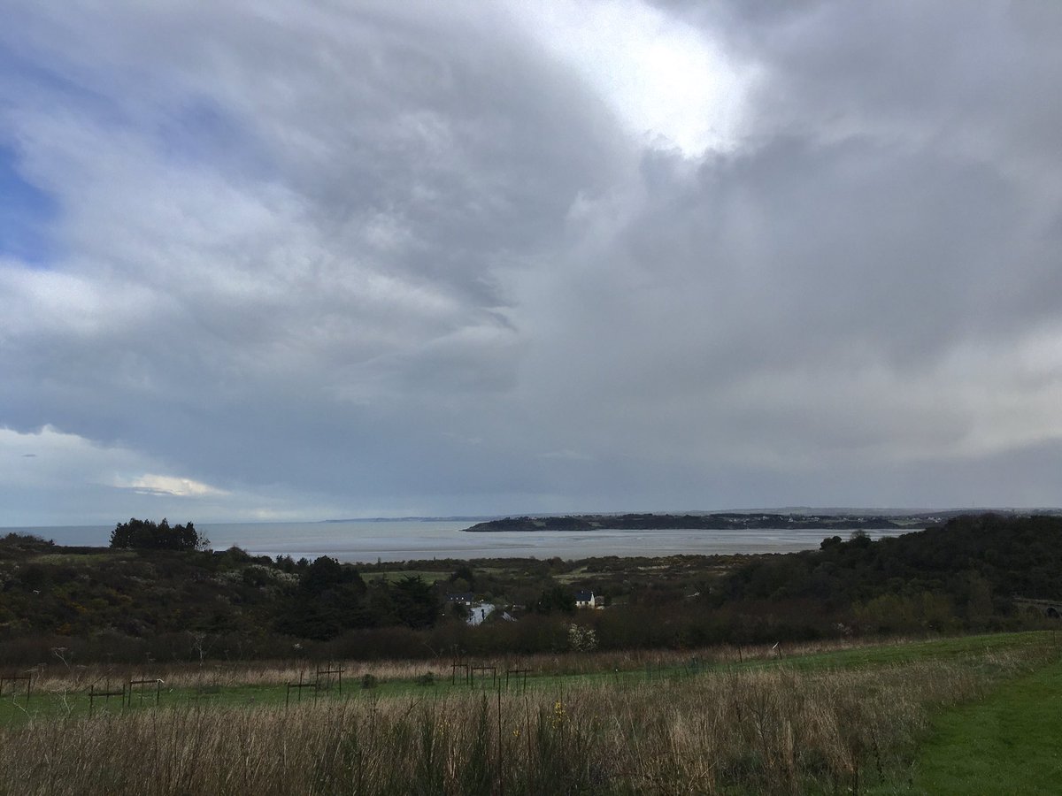 bertrandrault's tweet photo. #saintbrieuc #Bretagne ⁦@VilledeStBrieuc⁩ ⁦@StBrieucAgglo⁩ Vue sur la baie au dessus des grèves de #Langueux 👍😃 https://t.co/ctasEfmuBF