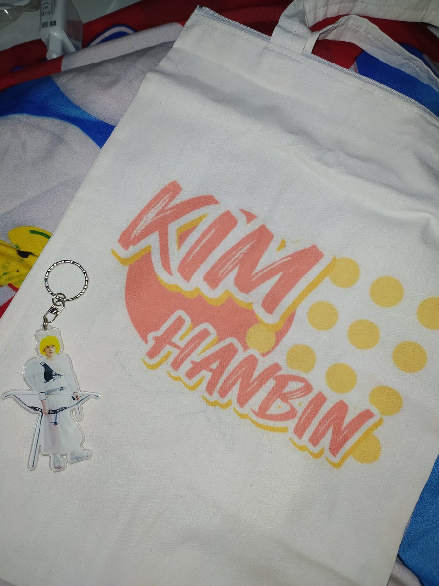 stuckonyou22's tweet photo. GIVEAWAY SHOWTIME! 

Karna hanbin udah upload Demo tuk yg kedua kalinya,aku mau adain GA kecil2an tuk pertama kalinya.
Flop? Gpp nanti buat yg mau aja.

Syarat :
-like + RT
-rep foto hanbin yg menurut kalian bagus trus pake hastag #KimHanbinDemo2 

Hadiah gambar dibawah ini ;) https://t.co/BPdE6S8ggn