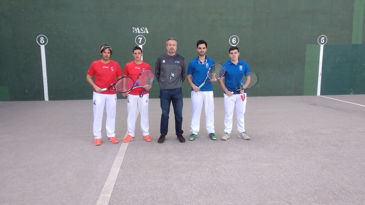 FrontCastellon's tweet photo. Antes de dar los resultados @FFPCV queremos felicitar a todas las mujeres y en especial a aquellas que forman parte de la familia del Frontenis Castellón

DH

FCSA 2 - Benlloch 1

Duelo directo y gran resultado que nos permite tomar un poco más de ventaja con una jornada menos https://t.co/smRUQeVe1u