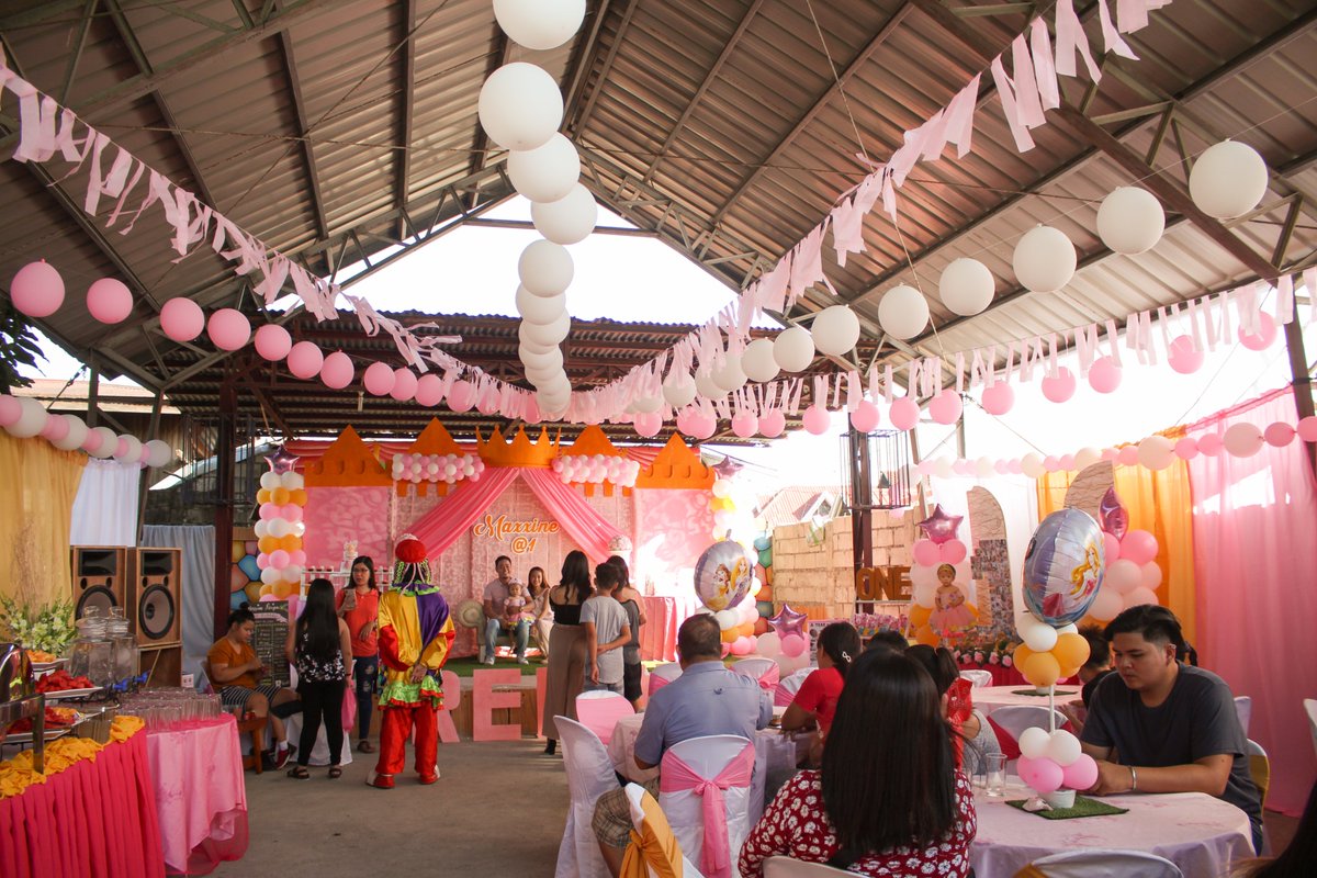 It was a royal celebration! The much-awaited day has been concluded today in San Luis Pampanga as Baby Maxxine turns 1! 🥳🥰🎉
#1stBirthday #Birthday #LittlePrincess #DonnasCatering #Catering #CateringServices #CateringForAllOccasions