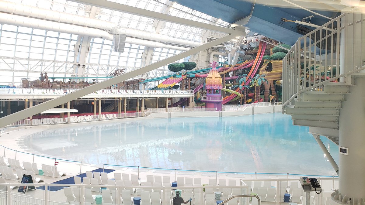 KGKraetzerMedia's tweet photo. @ProSlideTech enjoyed our visit Saturday to @americandream and seeing the amazing @DreamWorksWater park, having visited @_WisconsinDells waterparks are a great draw. https://t.co/dqnqpFnWis