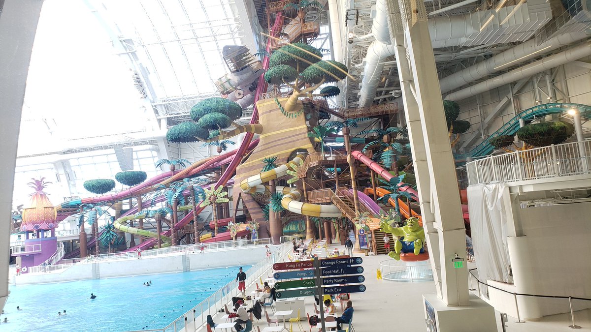 KGKraetzerMedia's tweet photo. @ProSlideTech enjoyed our visit Saturday to @americandream and seeing the amazing @DreamWorksWater park, having visited @_WisconsinDells waterparks are a great draw. https://t.co/dqnqpFnWis
