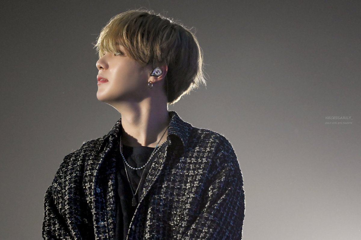 jollybeeby04's tweet photo. Happiest birthday dear yoongi ❤i love you.😘😘
#HappyBirthdayYoongi https://t.co/x5k9kEDNGC