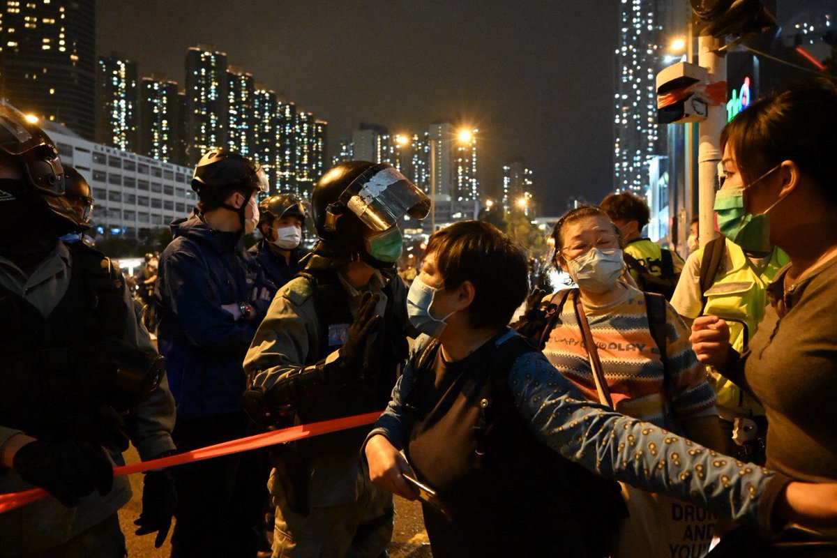 SOSHK13's tweet photo. @_jasmineleung_ Paying tribute is a crime in Hong Kong?

Cus it’s a cruel reminder for them: #HKPolice is murderer. https://t.co/tPvdyqkE8p
