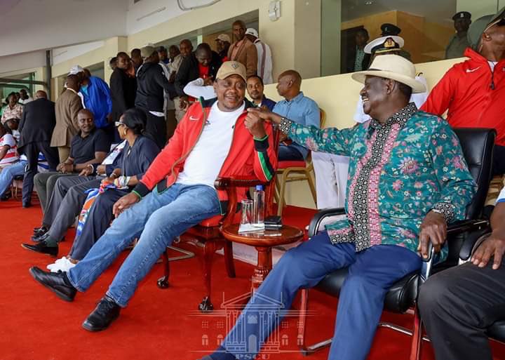 makaumutua's tweet photo. As a NEUTRAL OBSERVER, methinks these pics from the Presidential Strategic Communications Unit (PSCU) of the DUO watching a GOR/AFC clash may induce MEGA heart problems in the man from Sugoi @OleItumbi @kipmurkomen @ahmednasirlaw @DonaldBKipkorir @KoinangeJeff https://t.co/UQNXrtQFt3