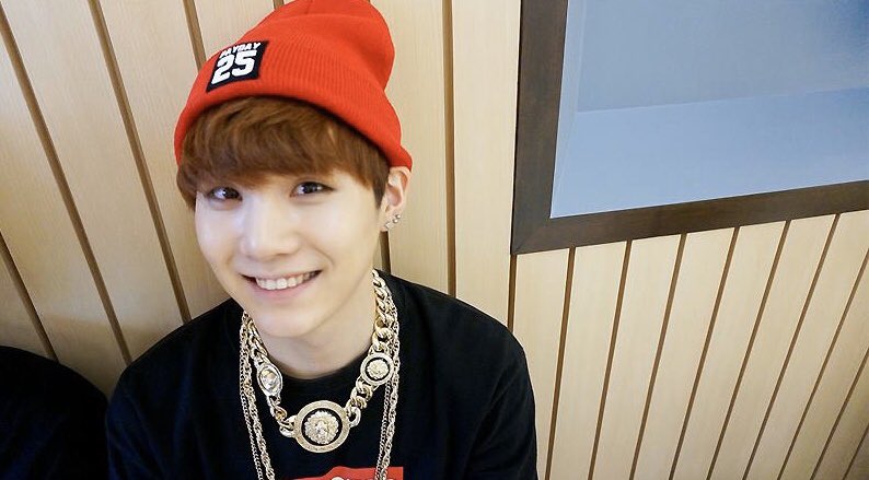 YOONGIKAWAIINE's tweet photo. ユンギさんお誕生日おめでとうございます❕🎂💜一生あなたのこと尊敬します（；ᴗ；）言いたいことがありすぎるのでとにかく愛しています疲れたら休んでください大好きなジン兄さんと釣りに行ってください❕
#SugaDay
#AyoSUGA
#GeniusYoongiDay
#YoongiYouShineSoBright
#ShiningDayOfMinPD https://t.co/5FlYdMflvt