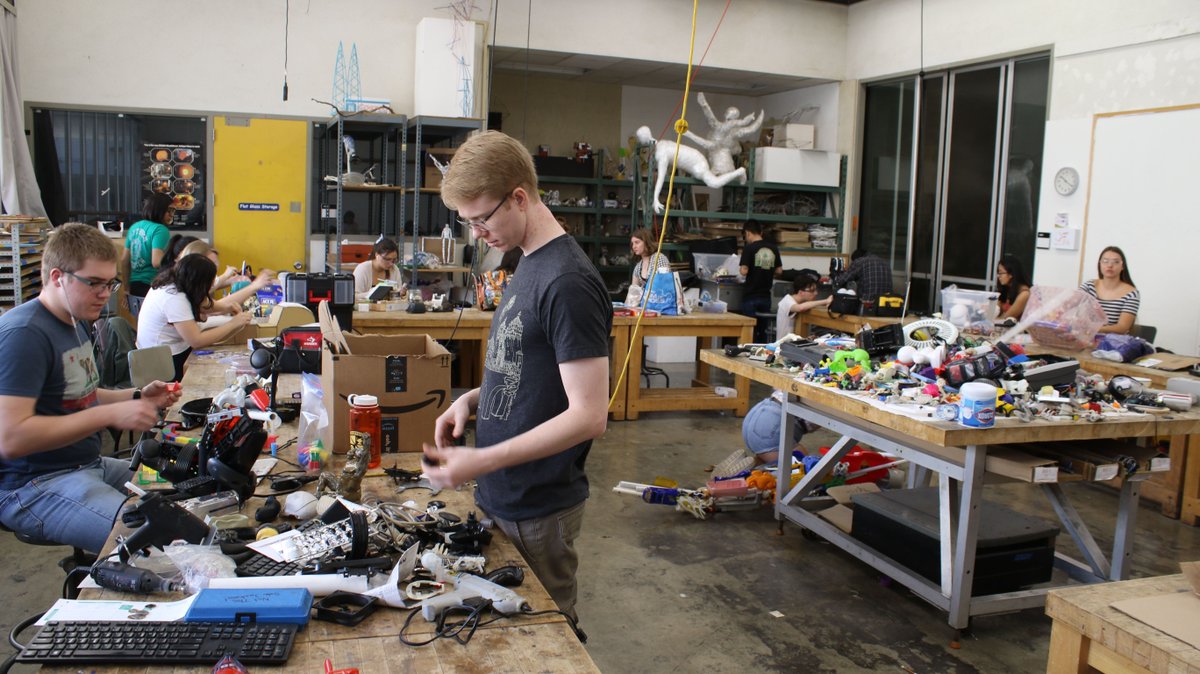 CSUFCOTA's tweet image. Art 104 with Bryan Cantley!

#CSUFCOTA #CSUF #CSUFVisualArts