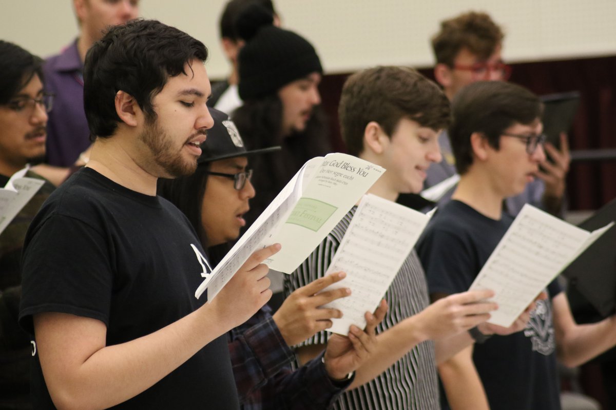 CSUFMusic's tweet photo. #CSUFSingingTitans rehearsing last week!
#CSUFMusic #CSUF #music #musicmajorlife https://t.co/3WJqNwXf9t