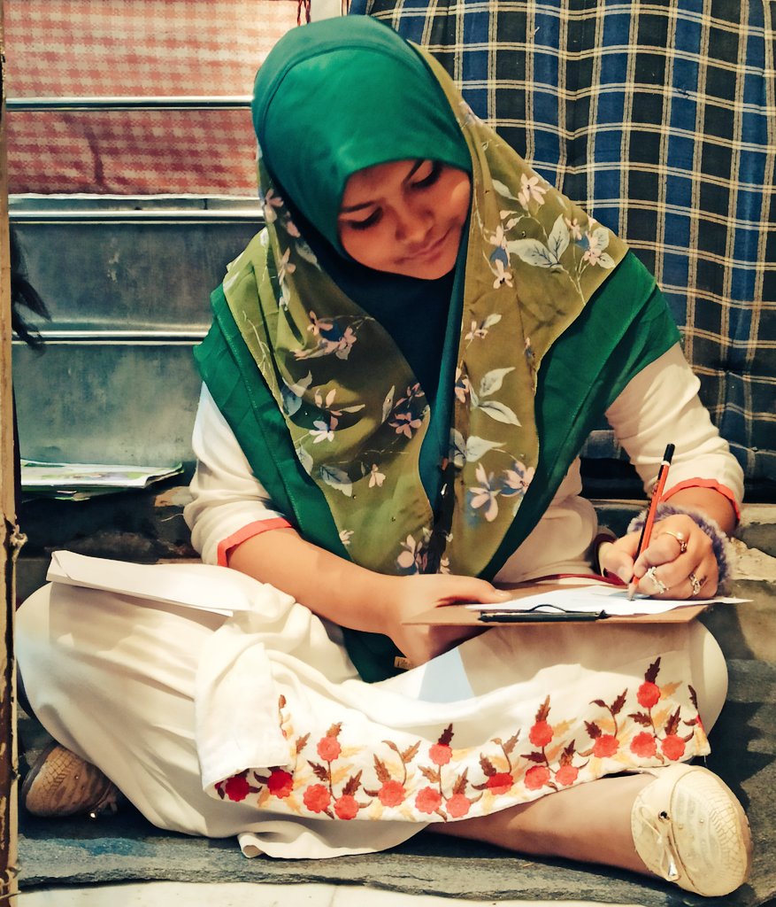 readforindia's tweet photo. Speaking of power and beauty , see my dress and pencil.
#WomensDay2020
#ShaheenBaghProtests
#ReadforIndia https://t.co/1BOFqhCRsM