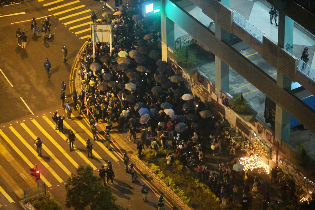 SOSHK13's tweet photo. @STcom Yet, #HKPolice responded to the peaceful mourning with stop-and-search. 

Why? https://t.co/9vnBqcrUG9