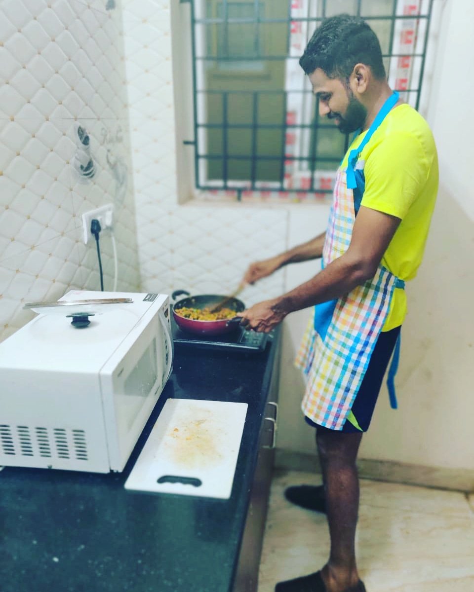 seenu4ever11's tweet photo. Me making meals 4 me
My time is my Million dollar wealth
#happinessgoals #reverselife #Mytime #Mywealth #singleslife https://t.co/8enG8bRdfq