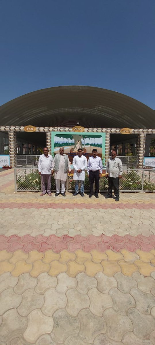ImRajesh08's tweet photo. શિક્ષણમાં જીવન શિક્ષણની સુવાસ ફેલાવતી સંસ્થા એટલે વંદનીય નાનાભાઈ ભટ્ટના સંભારણા સમી ગ્રામ દક્ષિણના મૂર્તિ, આંબલા... NCERT દ્વારા HERITAGE SCHOOLનું   સન્માન પામી છે... કેળવણીના વટ વૃક્ષ સમી સંસ્થાની મુલાકાત લઇ ધન્યતા અનુભવી...
@Collectorbhav @pkumarias @GAS_2017BATCH @mahiti_bvn https://t.co/t2z41ZNynM