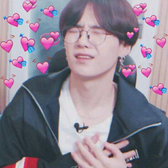 Tokol_1208's tweet photo. #HappyBirthdayYoongi May U happy and healthy. 🎉🎉🎉As a C-Army, I will be with u till the end. 💜💜💜 https://t.co/bkmclbFNq1