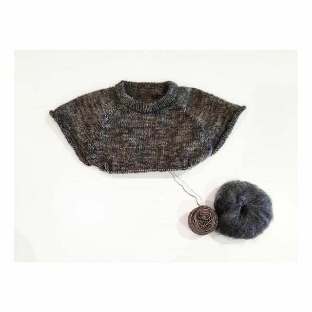 Ambyon's tweet photo. Passer des aiguilles 3.25 au 4.5 😍😅...
Modèle : le #pullluz que je ne tricote pas en double mohair mais en merino single + mohair.
Laine : #kidsilk drops et single #walkcollection
#tricot #knit #knitting #knittingaddict #instaknitting #instatricot #k… https://t.co/GGrdCUKMAF https://t.co/Zrx0GjWAsz