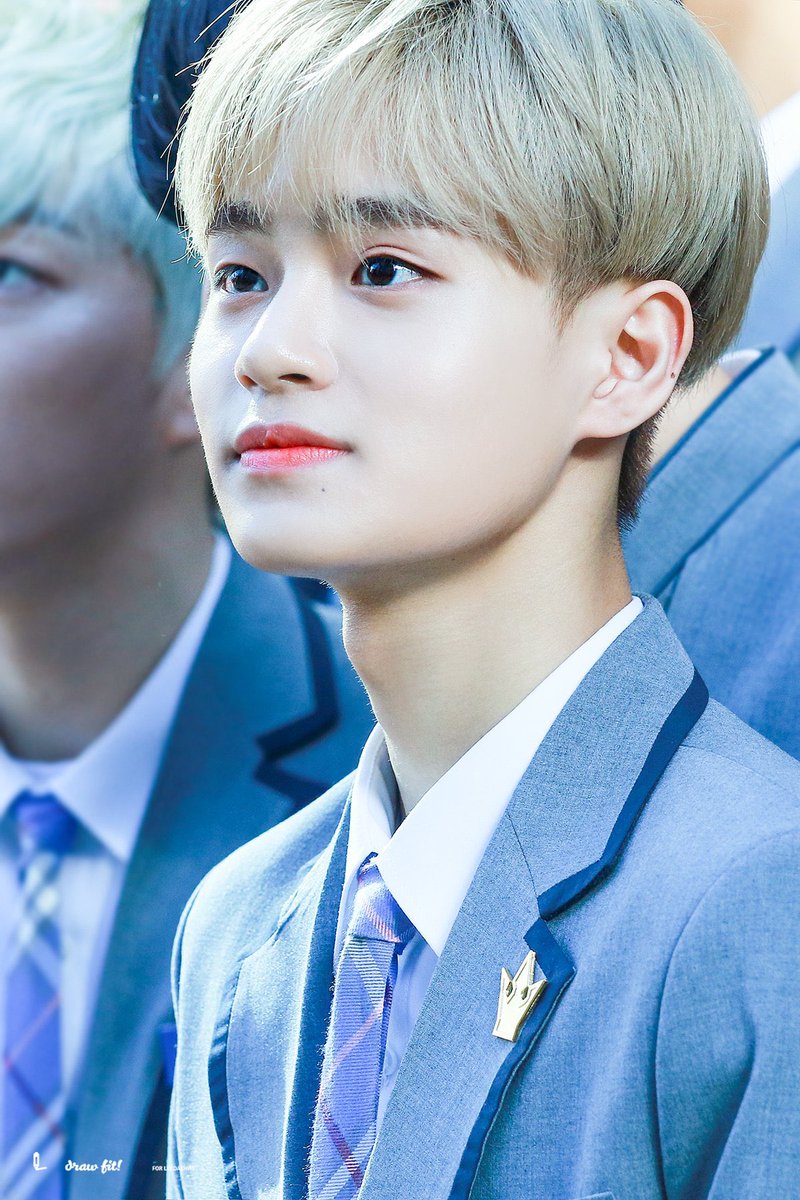 Hwi_Cl0ud's tweet photo. #소년은_센터였다 #이대휘
0309 상암절 벌써 3년 전 😭💙🤍💙 https://t.co/gjixYXFDqJ