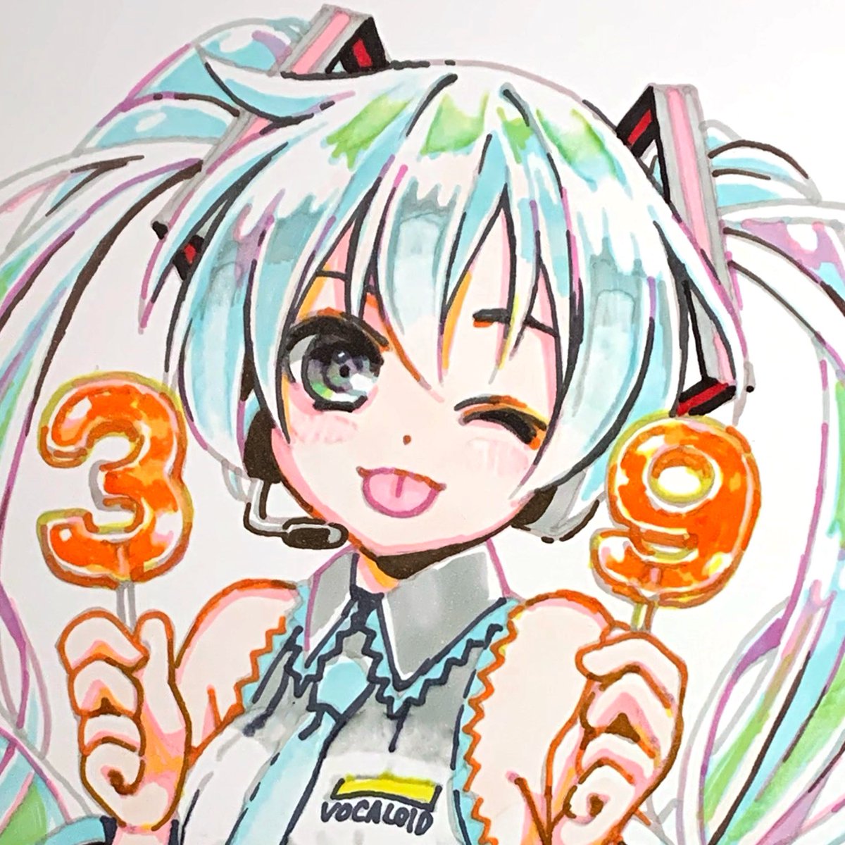 初音ミク「ダイソーのアルコールマーカーだけで初音ミクさんを描きました!39キャンディでウイ」|もじゃクッキーのイラスト