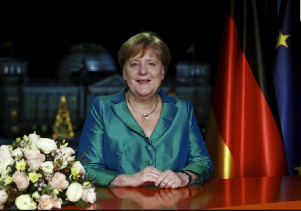 Wendy_vanegasO's tweet photo. #AngelaMerkel, la 1⃣ mujer canciller alemana, de las más poderosas e influyentes, nunca autoritaria; su calidez y su liderazgo cooperativo, ha logrado unificar a 🇩🇪 y Europa. Digna representante del valor de la mujer en la política feliz #DiaDeLaMujer‼ © Tagesschau https://t.co/kNg2O5irBX