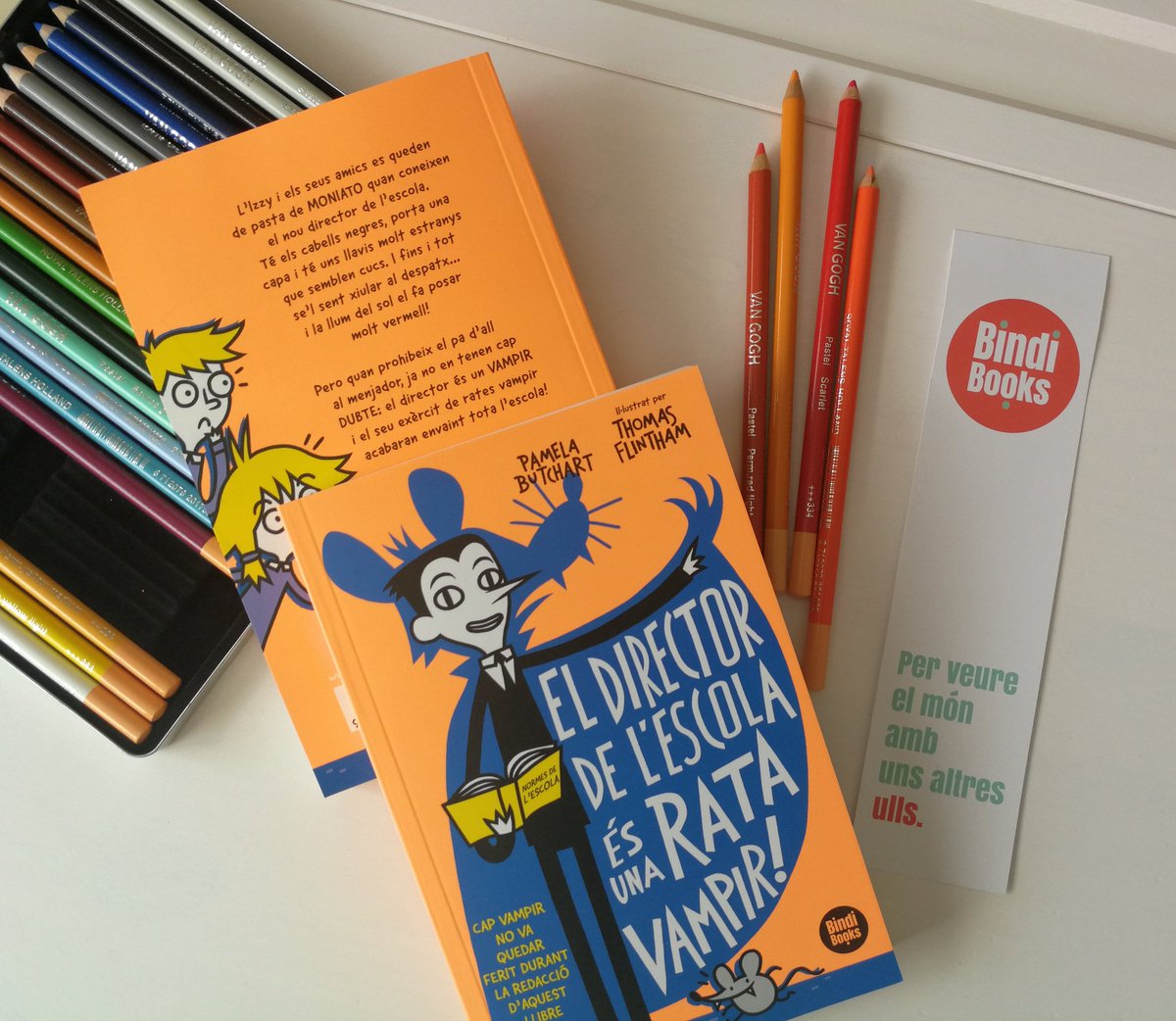 Mixa_QL's tweet photo. 📝#Ressenya al blog #ParauladeMixa: «El director de l'escola és una rata vampir»

https://t.co/tnlqa5sEAU

«Si a #BindiBooks busquen publicar llibres per veure el món amb uns altres ulls... us puc assegurar que amb l’Izzy veureu l’oportunitat de viure una aventura a tot arreu!» https://t.co/bGclbP6FcX