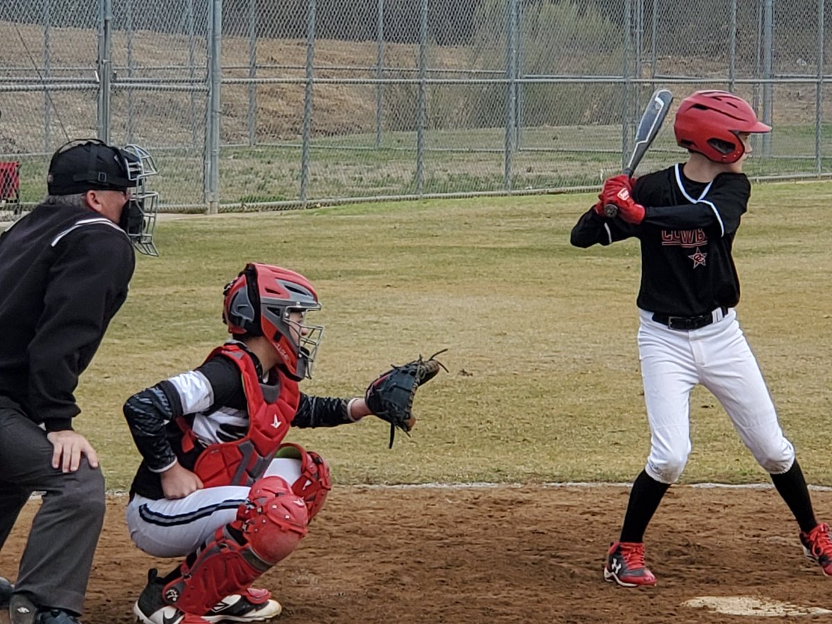 NewspaperSteve's tweet photo. From #UILState all the way back home in time to watch my favorite catcher. #BeAWall #baseballdad #DaddyTweet https://t.co/XEoOdPUKgW