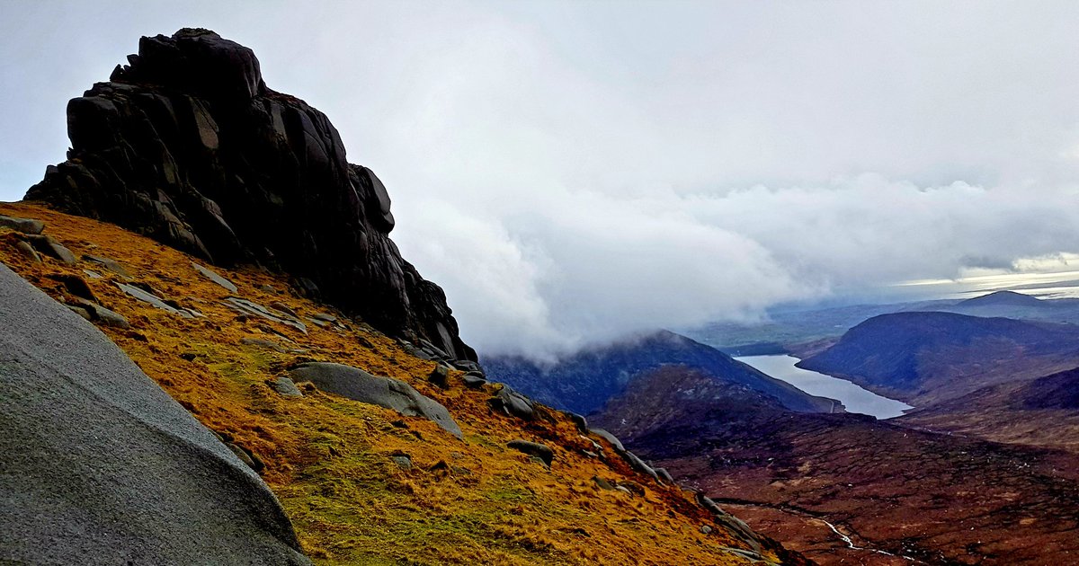 nevillewatson43's tweet photo. Not a day to turn your back on the weather. #mournes https://t.co/14Y5bwLyEx