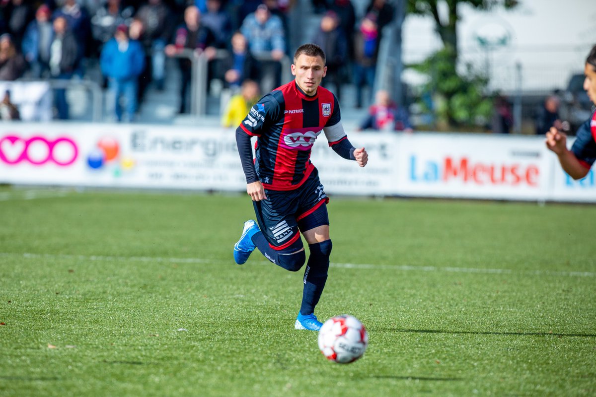 rfcliege's tweet photo. 🔴 LIVE #WinkelRFCL 🔛 Le point après 60 minutes (0-0) ⏱️ #DOstilio a été accroché dans le rectangle sans que l'arbitre ne bronche (50e). #Winkel a hérité d'une possibilité mais le joueur a placé à côté. Liège insiste, via #Electeur et #Reciputi 🔵🔥 #D1amateurs https://t.co/g8l3p66ge2