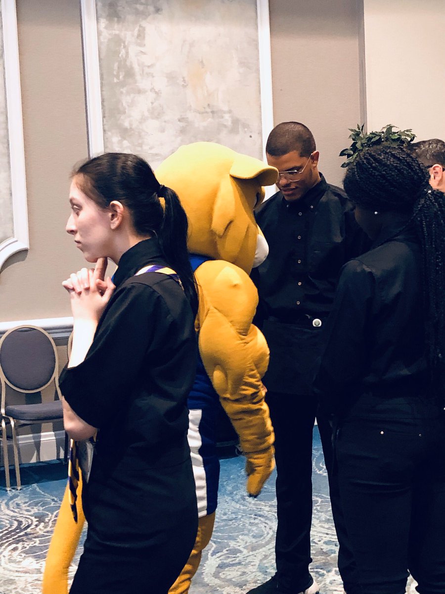 FlJwu's tweet photo. Willie is giving a pep talk to the Mid Fl  team. #flprostart @ProStart @jwunmiinvolved @JWUNorthMiami https://t.co/f6nTPBPoVy