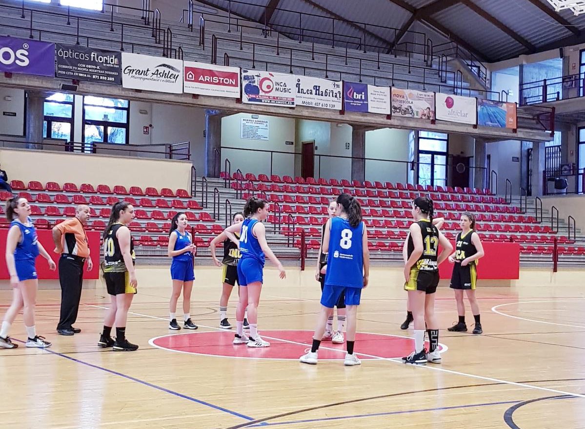 ciutatdinca's tweet photo. Junior FEM
@ciutatdinca 53 - 42 Port Adriano Calvià
Mala salida con poca actividad, después de la corrección inicial de nuestra energía, muy buen trabajo de las chicas que nos permitió poder competir el partido!! 🏀🏀
#123Inca https://t.co/vJhEcFTdQQ