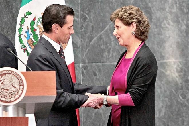 breaking_mx's tweet photo. Faltan 167 millones que Peña Nieto donó a cultura en su último año :O

Se realizaron durante la gestión de María Cristina García Cepeda. Fueron aprobados por la cámara de diputados. Firmas falsas y más. #PeñaNieto https://t.co/artixINNeu https://t.co/CJArCRlhnG
