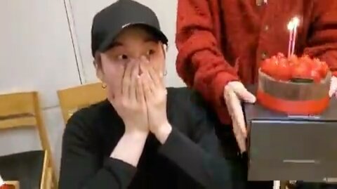 ggukmie0105's tweet photo. #HAPPYBIRTHDAY #SUGAHYUNG #SANA #GANTO #KA #PARIN #MAGTYPE #HAHAHA #DEJOKE #LANG #MATUTULOG #NA #KASE #AKO #MAAGA #PA #PASOK #KO #BUKAS #SHAREKOLANG
#HappyBirthdayYoongi
pake niyo ba kung ganyan magtype si Yoongi ginaya ko lang hahaha
HAPPPPPPY BIRTHDAYYYY MEOW MEOW https://t.co/clkJdOJDAA