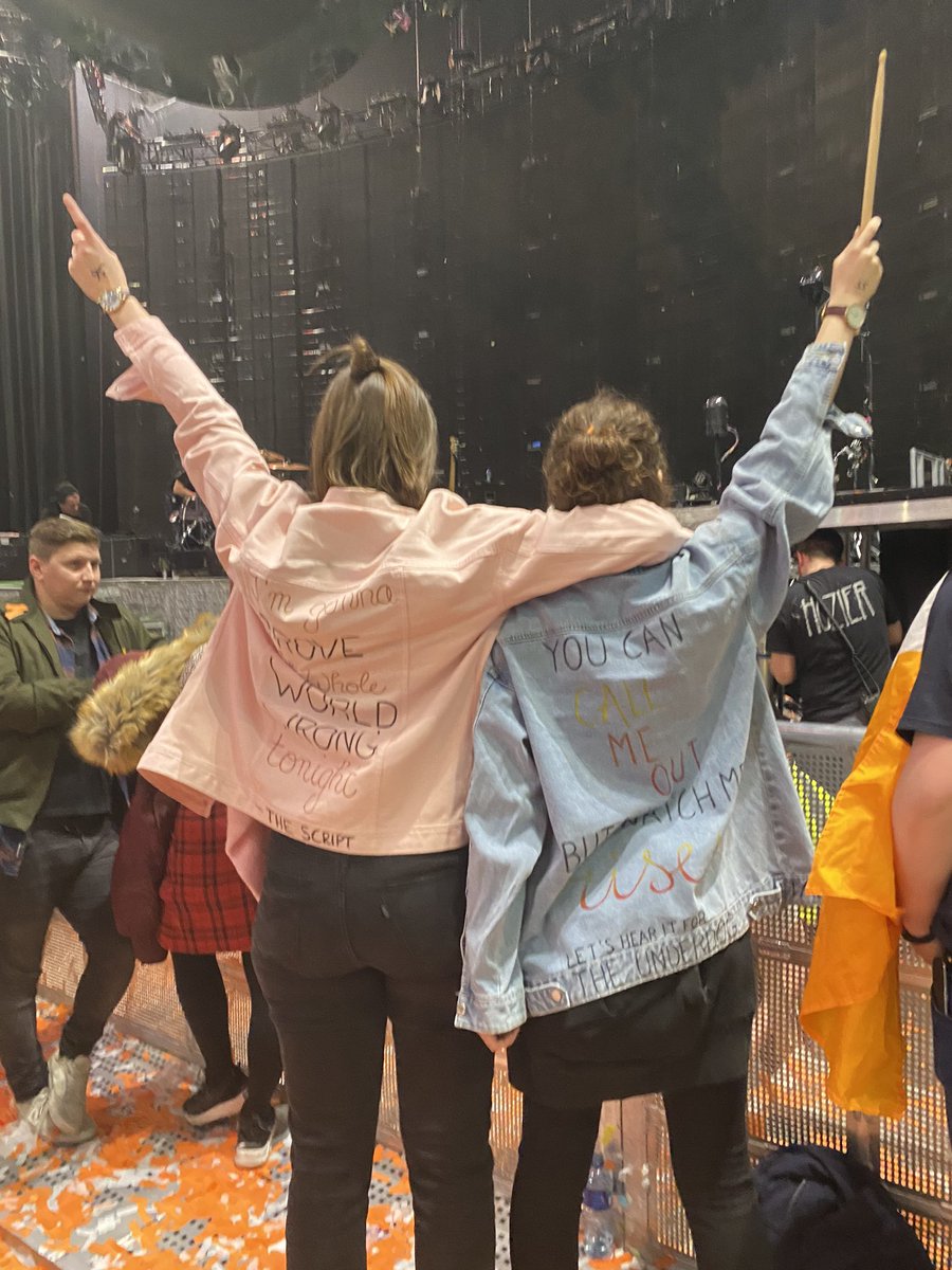 YoniMeera's tweet photo. @GlenOfThePower @thescript Massive thank you lads for the past amazing 2 night 🙏🏻 it was really Something Unreal 🙌🏻 and thank you so so much for throwing me your drumstick @GlenOfThePower yesterday 🙏🏻 you’ve got a wicked aim 😉 it totally made this trip more magical 💚🍀💚 @thescript @TheScript_Danny https://t.co/BZ1OZwDGrr