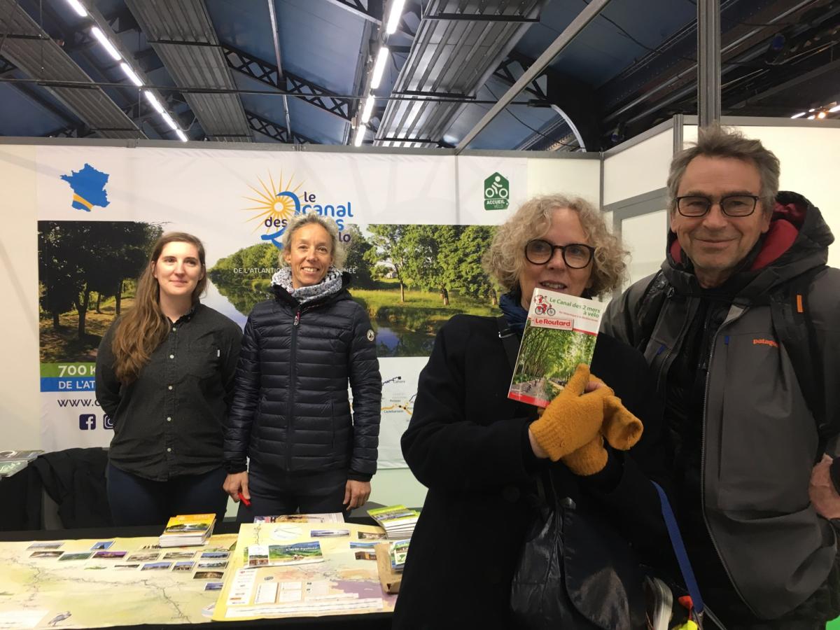 TourismeHG's tweet photo. Dernier jour au Salon @veloinparis, et entrée gratuite aux #femmes aujourd'hui ! 👌
Un beau succès pour cette 1ère édition incontournable et 👏 aux 1ers gagnants du @GuideDuRoutard spécial #CanalDes2Mers 😉 🚲
#VIP2020 #TourismeHG #Velo #Bike #HauteGaronne #Paris #Occitanie https://t.co/Nra8jioG4K