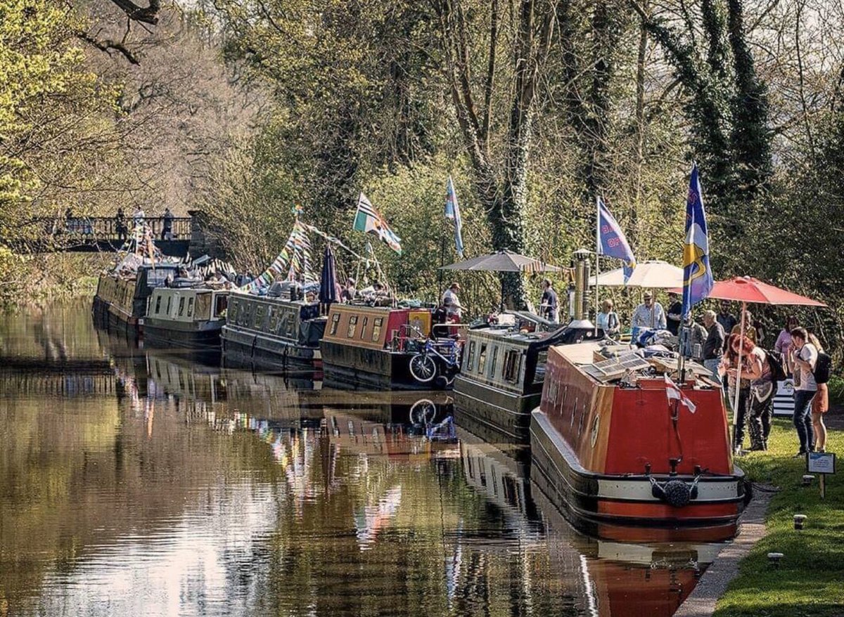 RCTAFloatinMkts's tweet photo. Follow our main Twitter page @CanalTraders for much more news &amp; events info #buyitoffaboat #canaltraders https://t.co/JaUbuScJsM