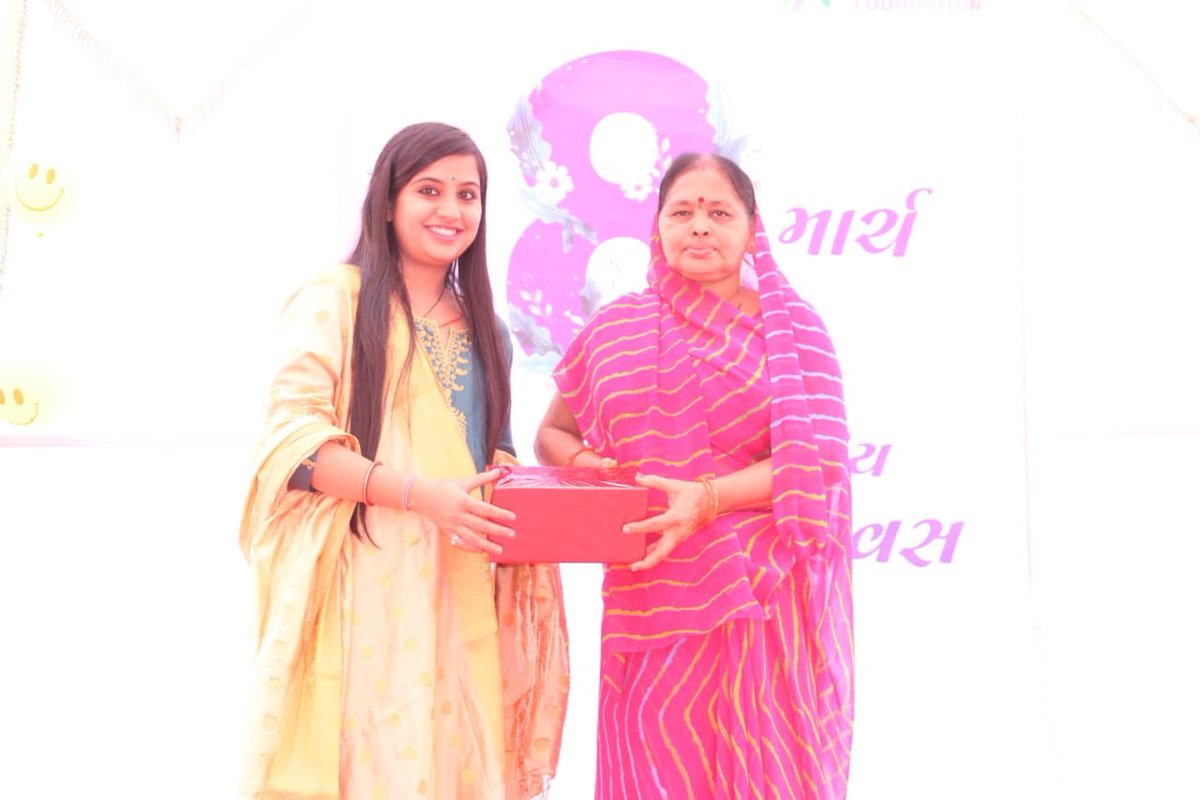 LupinCSR's tweet photo. #LHWRF #Dabhasa celebrated #InternationalWomensDay in the presence of @MeghaTewar #AssistantCommissioner https://t.co/Z4mokctqFO