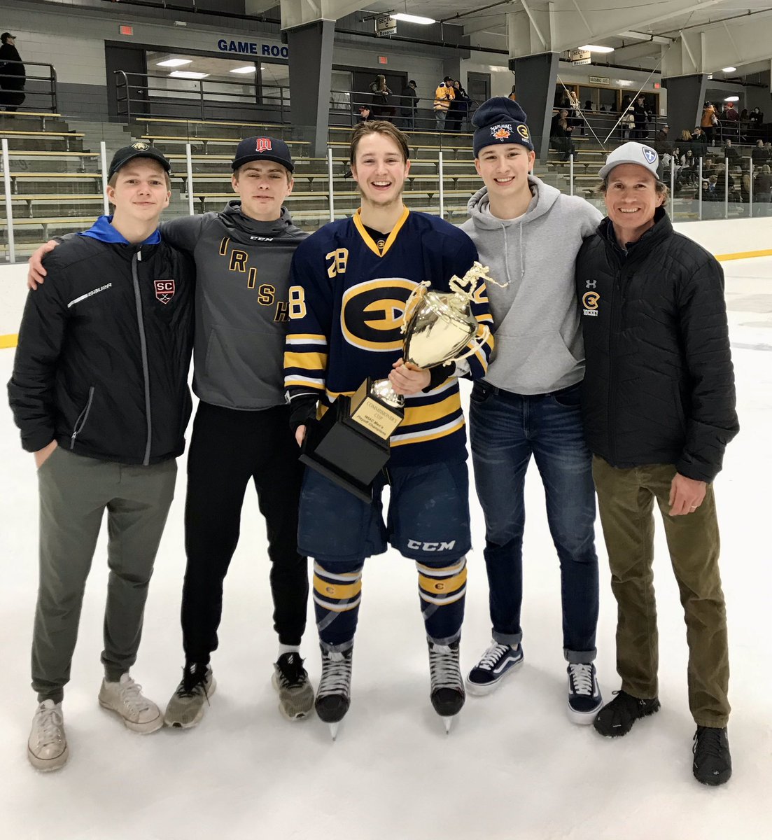 RichardsJay's tweet photo. Made it to the KB Willet for the first time. Quite than electrifying atmosphere...than it got quiet. What a game. Nice job @UWECHockey #keepthewheelsmoving #notdoneyet https://t.co/wD6HqSgHKg