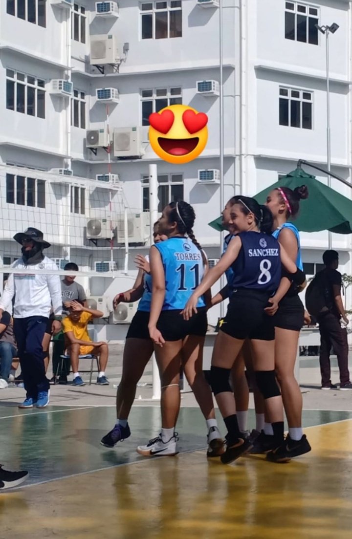 JAMAIzingofcl's tweet photo. Womens Volleyball Result! 
Angeles University Foundation  4 straight win.
Will fight on Tuesday for a Twice to Beat advantage!!!

Go AUF!
Go @sanchezjamm 💙

#PRISAA2020
#AUF
#WomensVolleyball https://t.co/c6i0R9ixP2